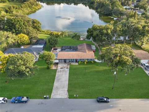 A home in LAKELAND