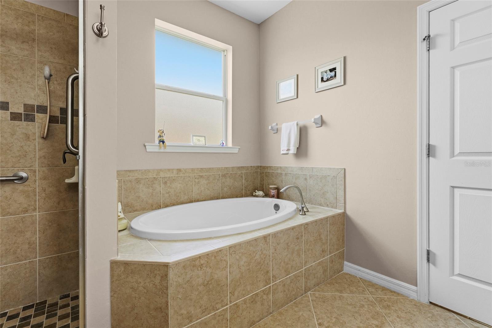 TALON BAY - Residential