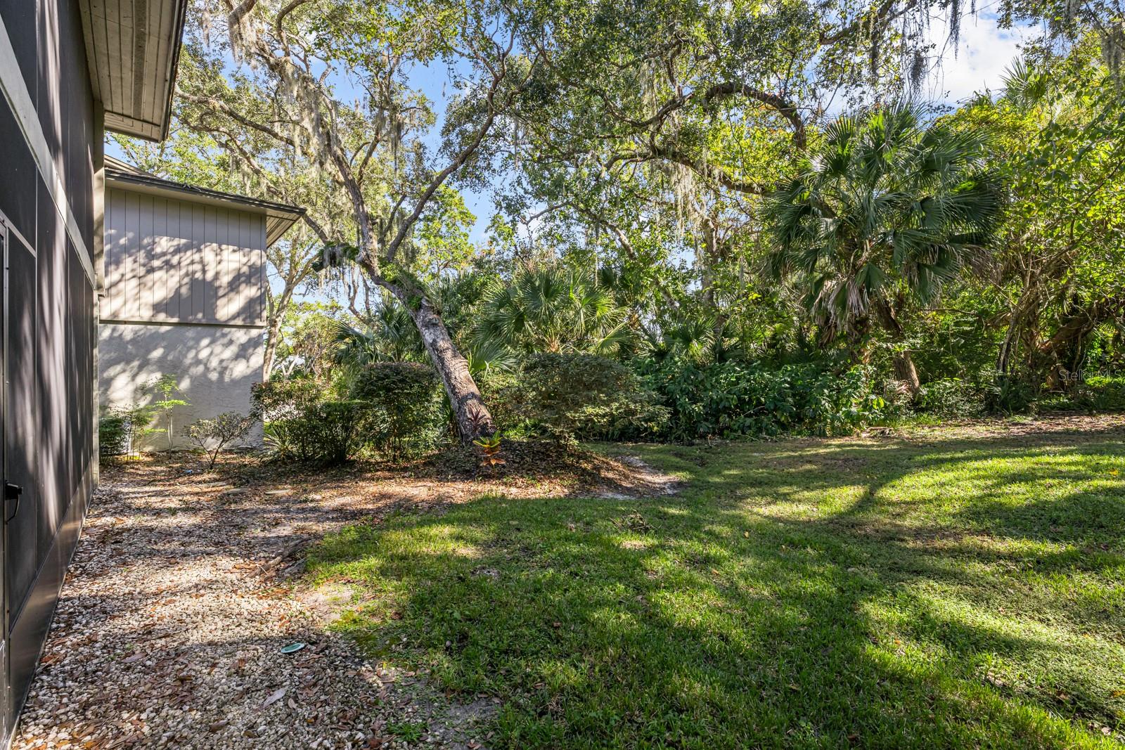 CONQUISTADOR CONDO - Residential