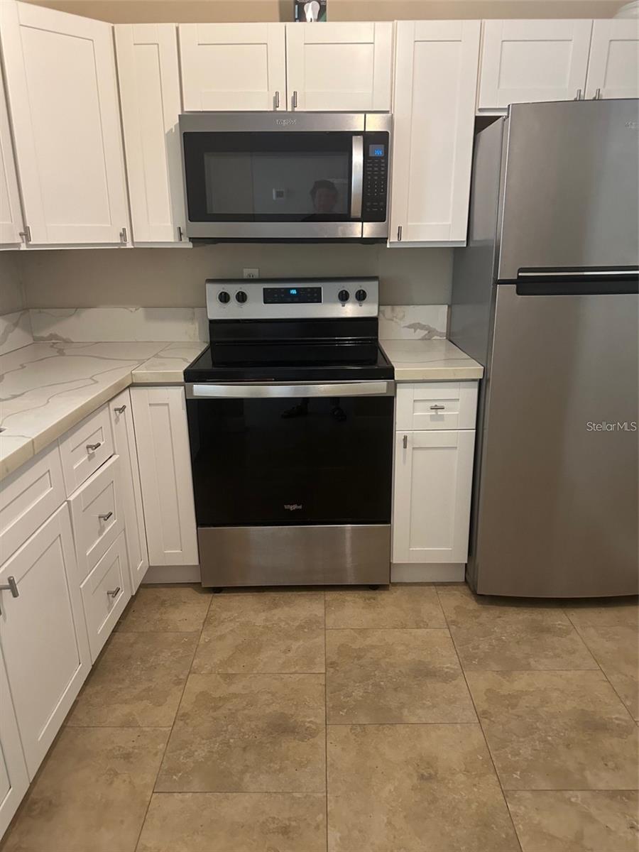 SARASOTA PALMS - Residential Lease