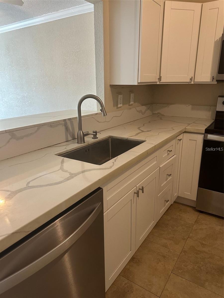 SARASOTA PALMS - Residential Lease