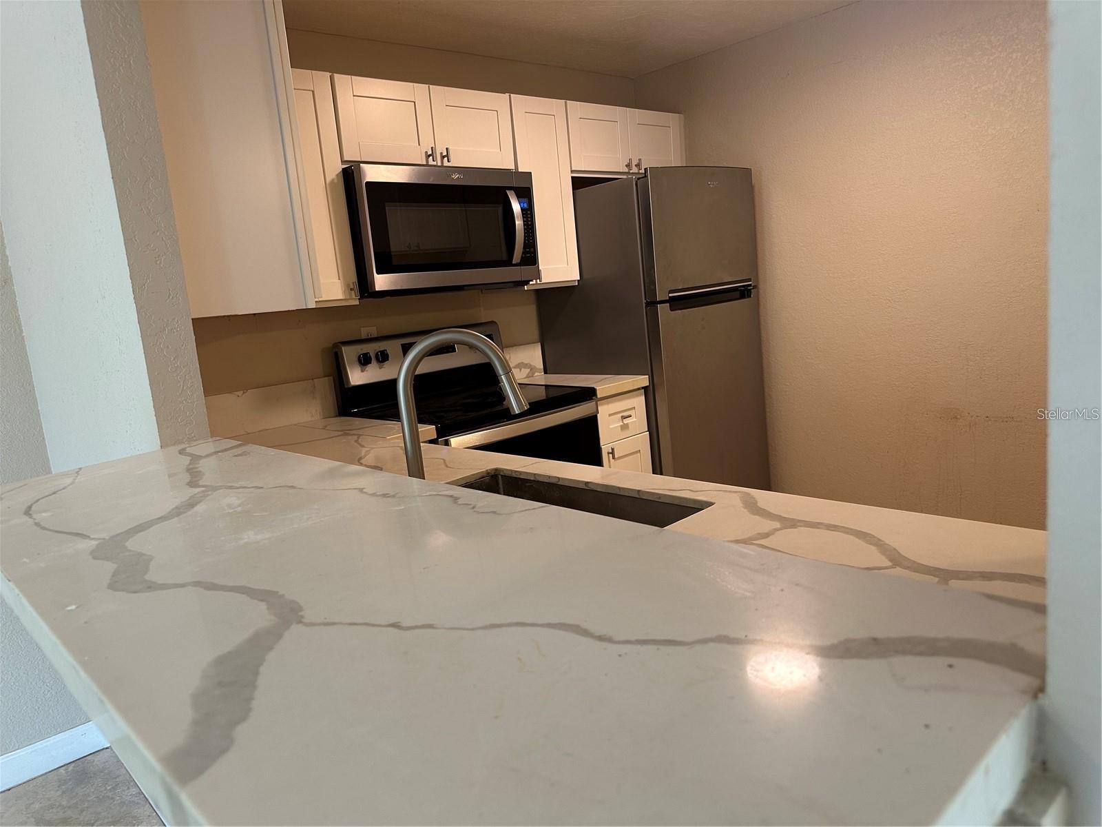 SARASOTA PALMS - Residential Lease