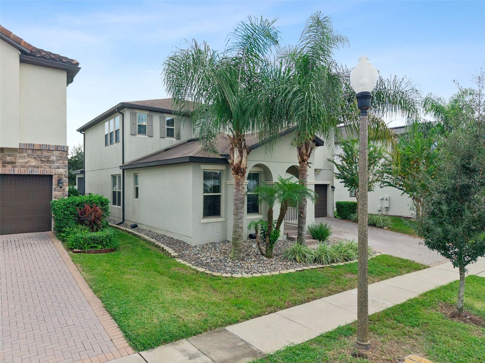 Casas a venda 1 - Jen Dantas 8325 VIVARO ISLE WAY
