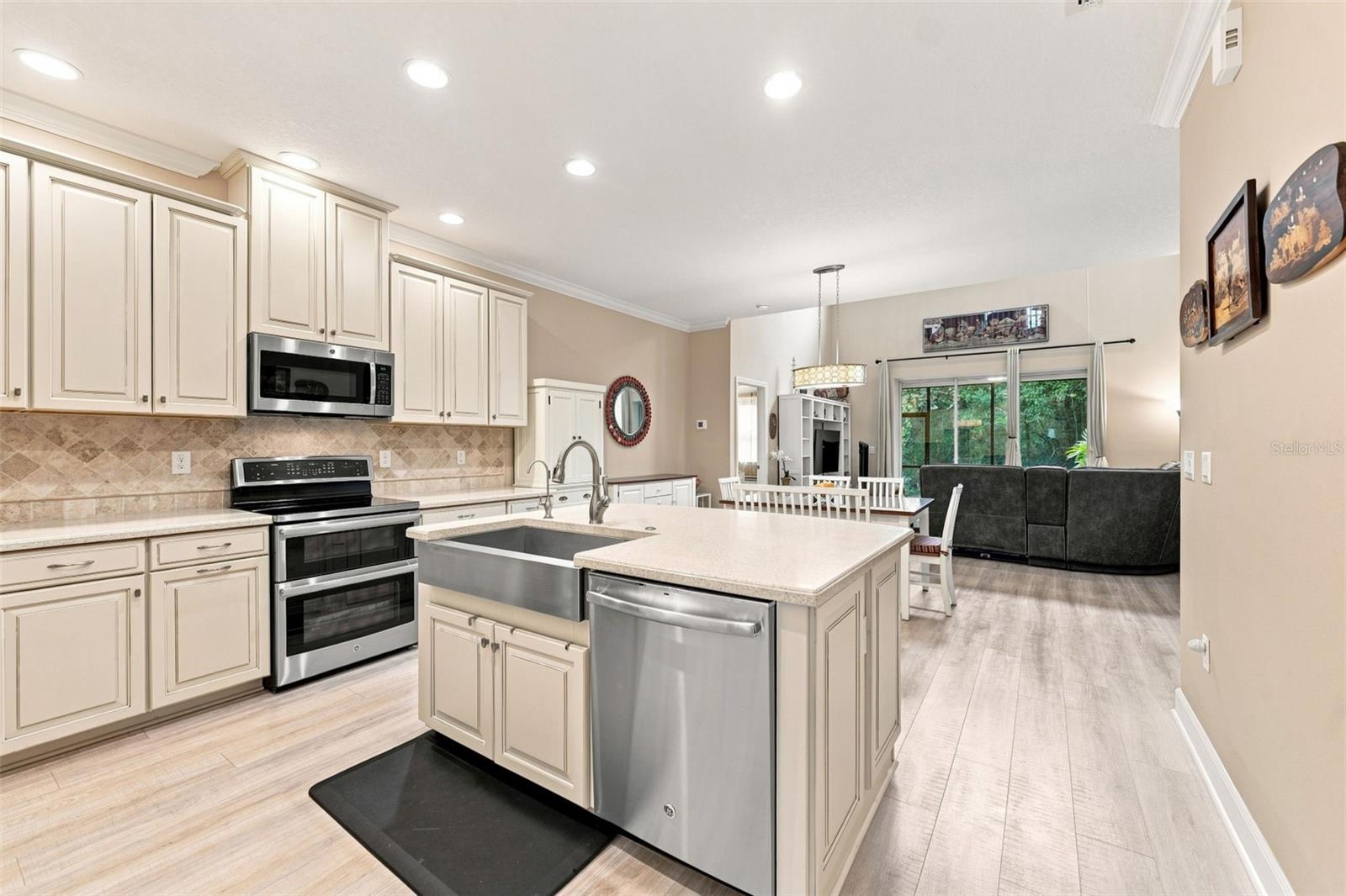 8738 TERRACINA LAKE DRIVE