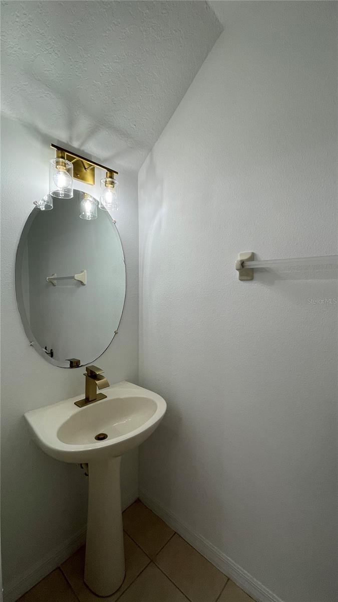 TOWNS LEGACY PARK - Residential Lease