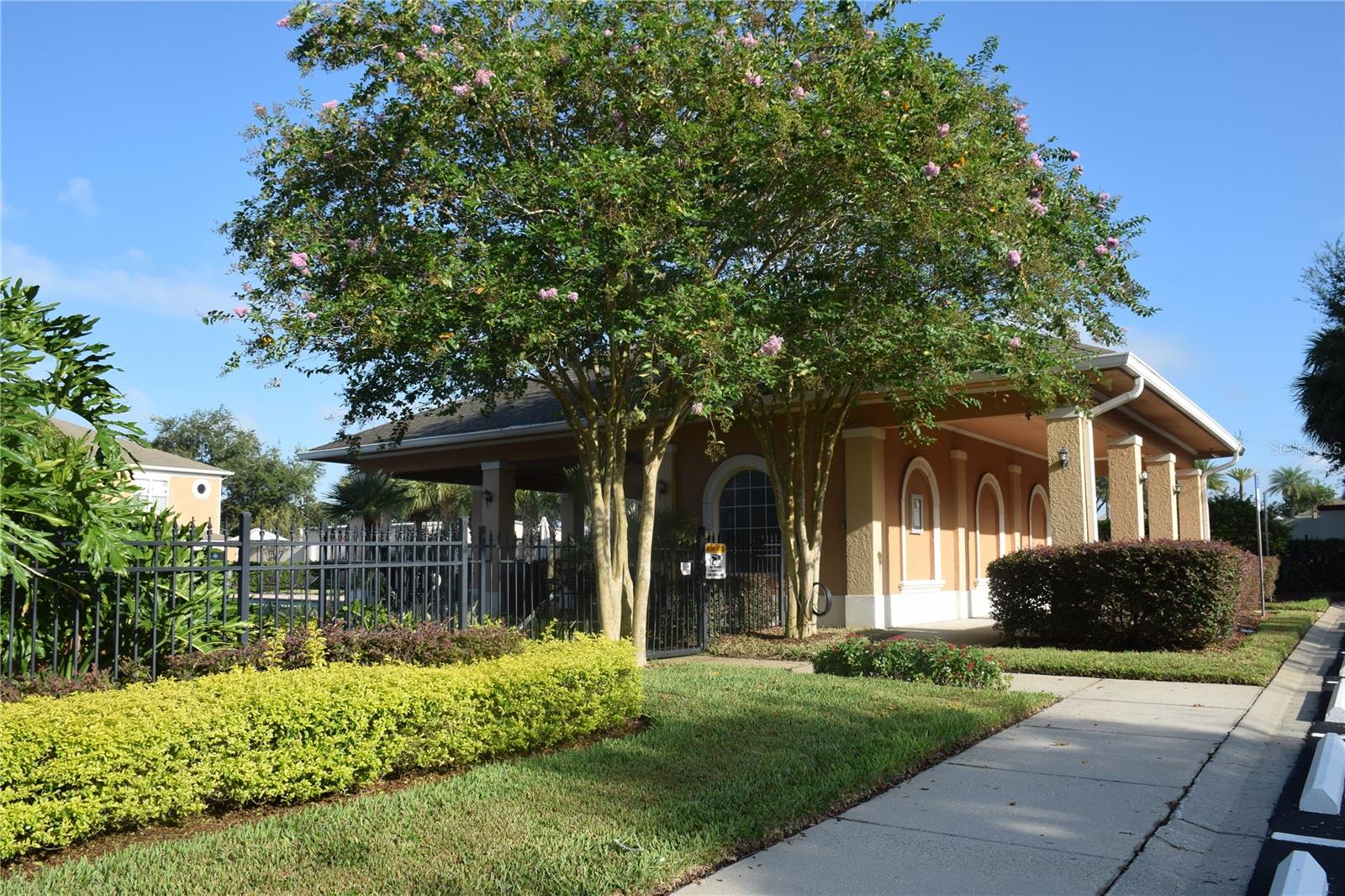 TOWNS LEGACY PARK - Residential Lease