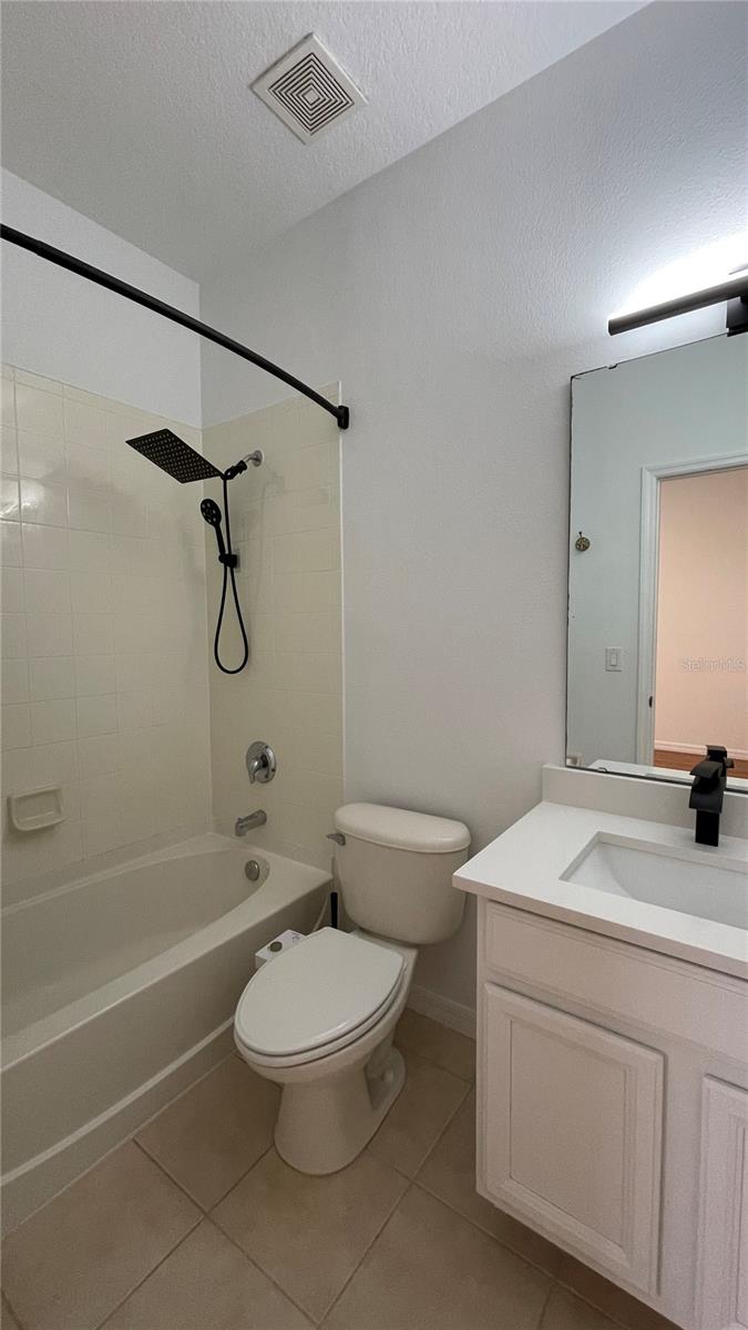 TOWNS LEGACY PARK - Residential Lease