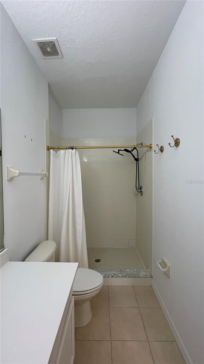 TOWNS LEGACY PARK - Residential Lease