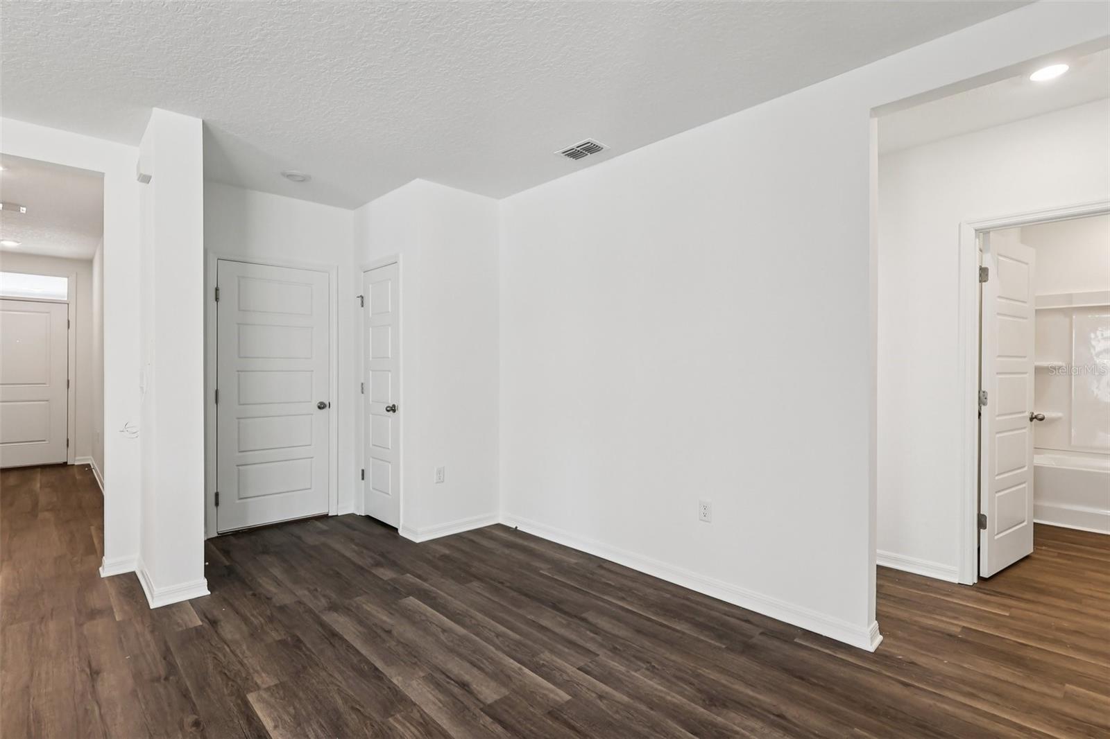 HAMILTON BLUFF - Residential