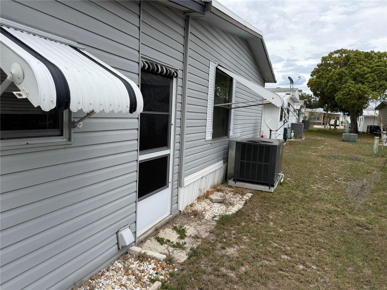 4038 ROLLING OAKS DRIVE