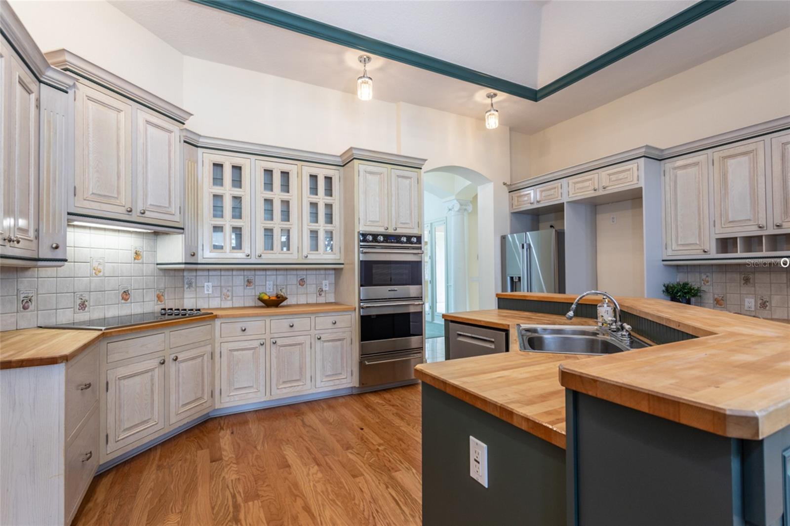 LAMBERT AVE SUB - Residential