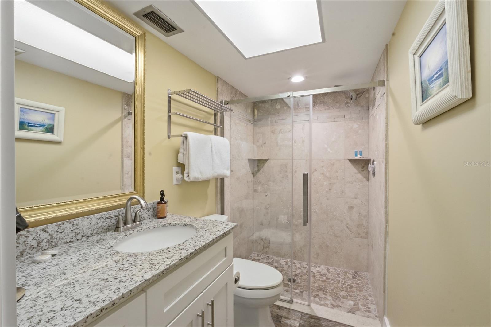 VISTA HERMOSA - Residential