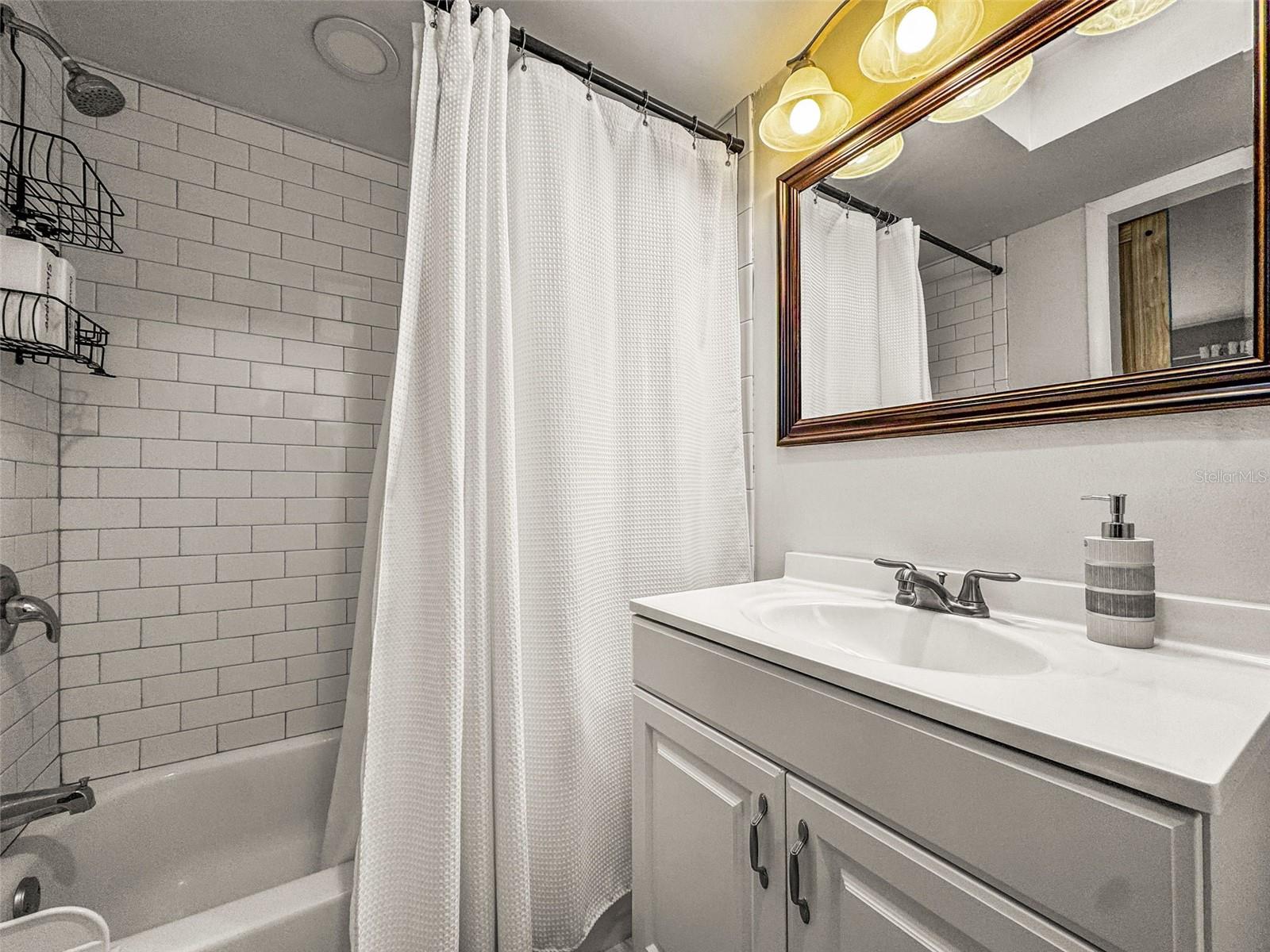 DUNEDIN ISLES COUNTRY CLUB - Residential