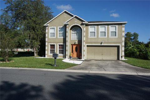 A home in LAKELAND