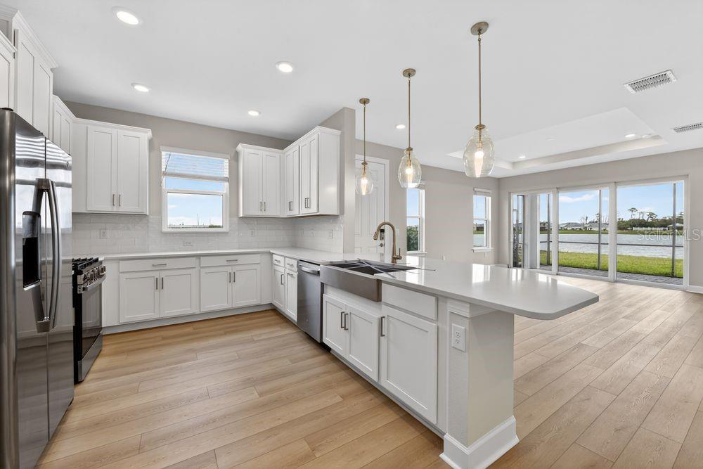 7487 MOONBEAM AVENUE