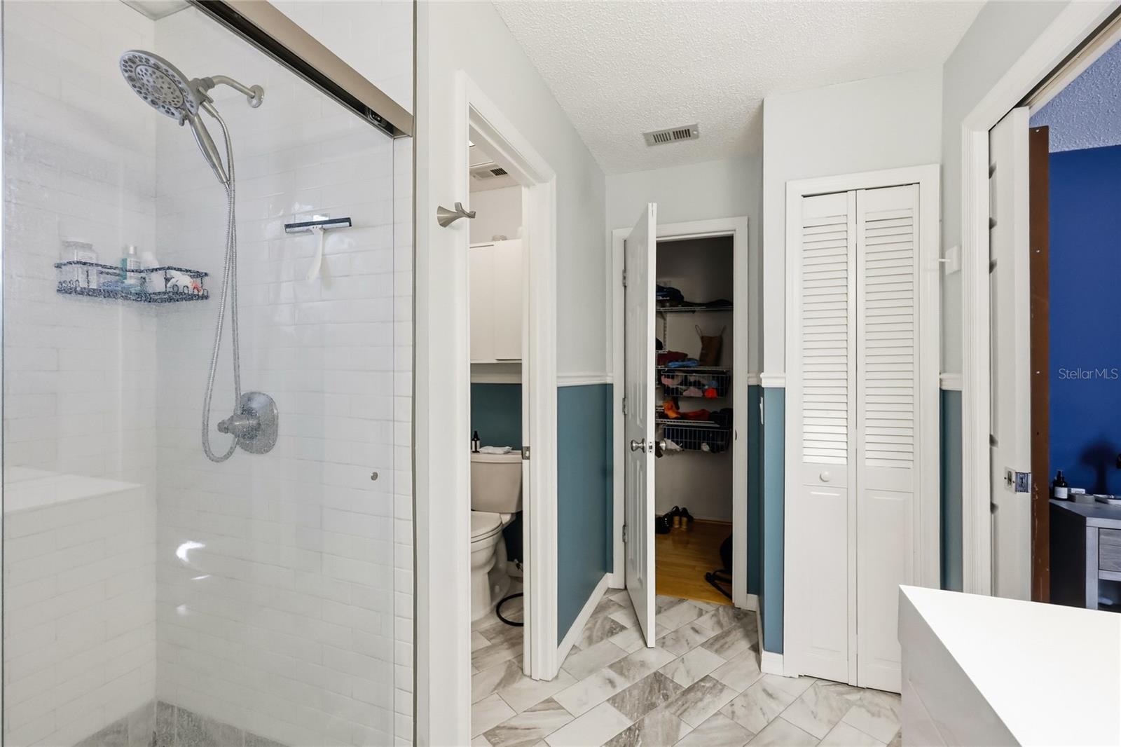 NORTHERN OAKS - Residential