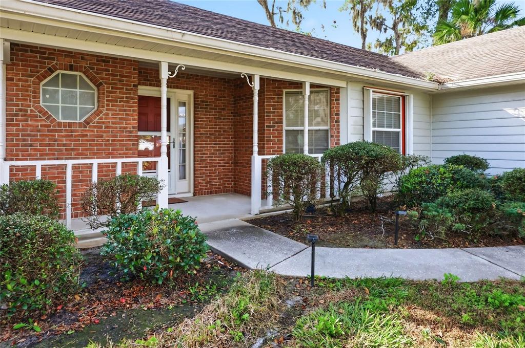 Photo of 905 Northern Oaks Terrace, Deland, FL 32724 (MLS # V4946376)