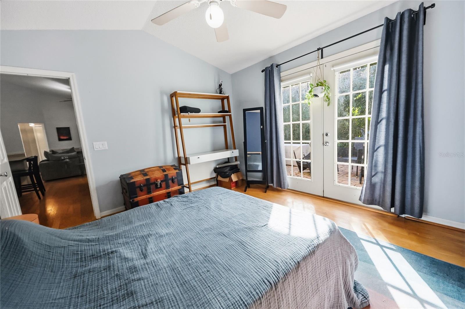 NORTHERN OAKS - Residential