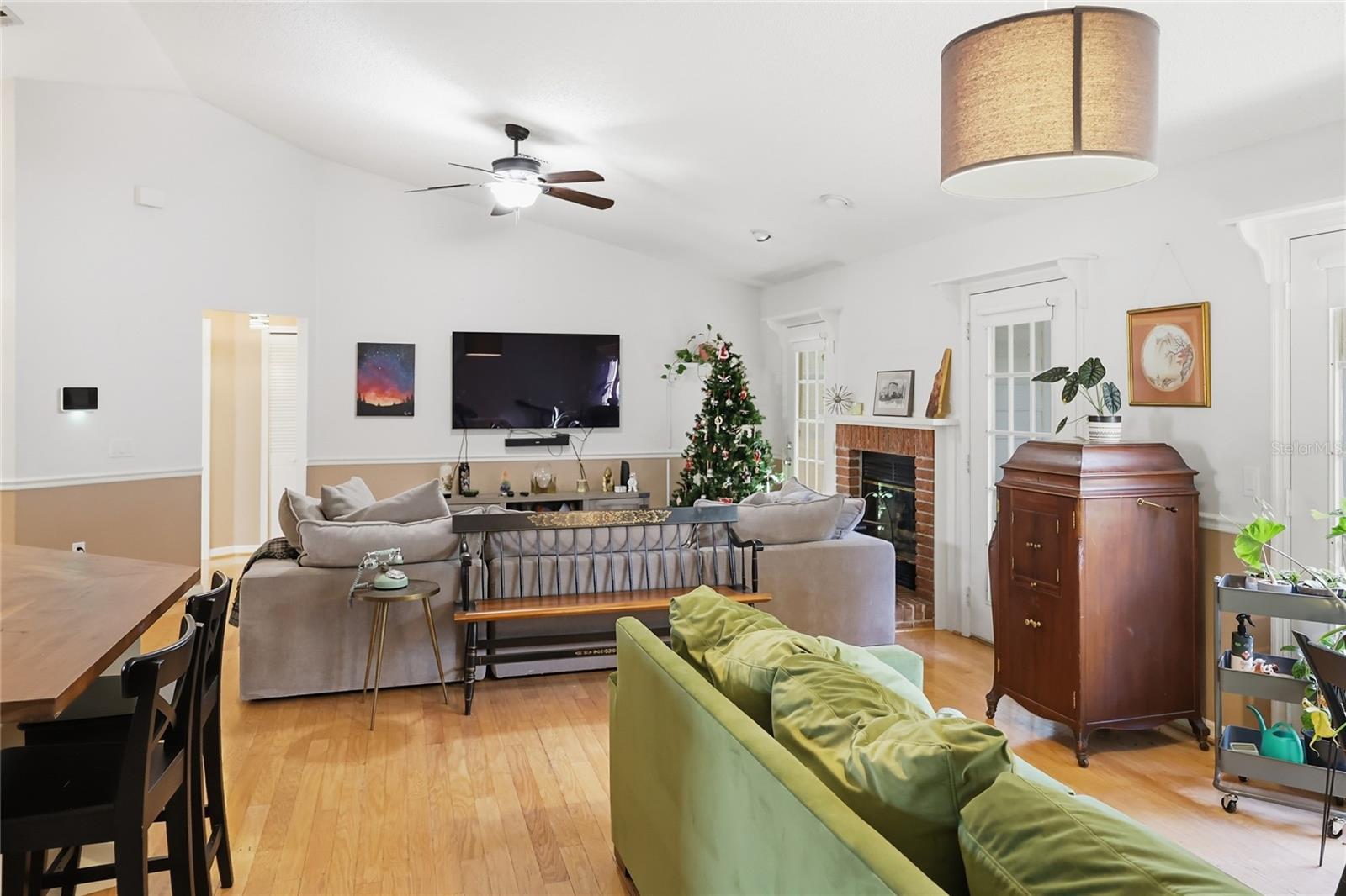 NORTHERN OAKS - Residential