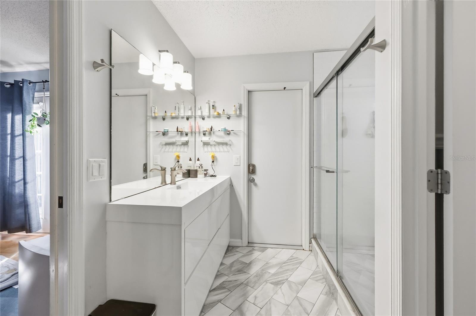 NORTHERN OAKS - Residential