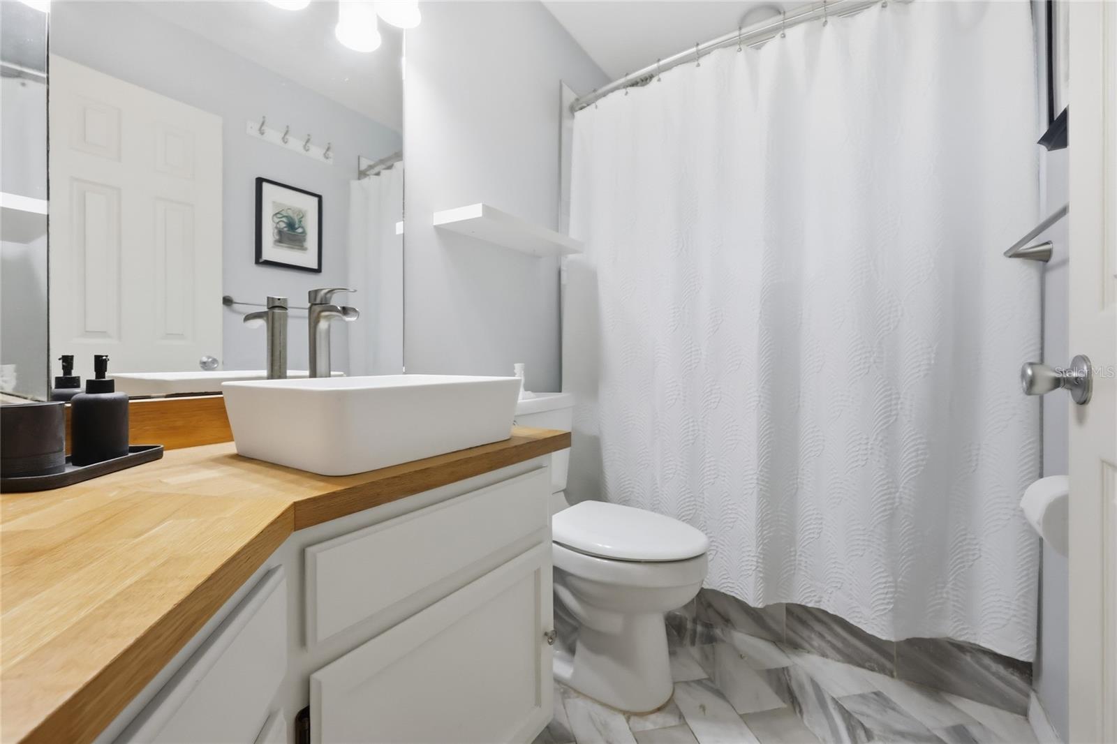 NORTHERN OAKS - Residential