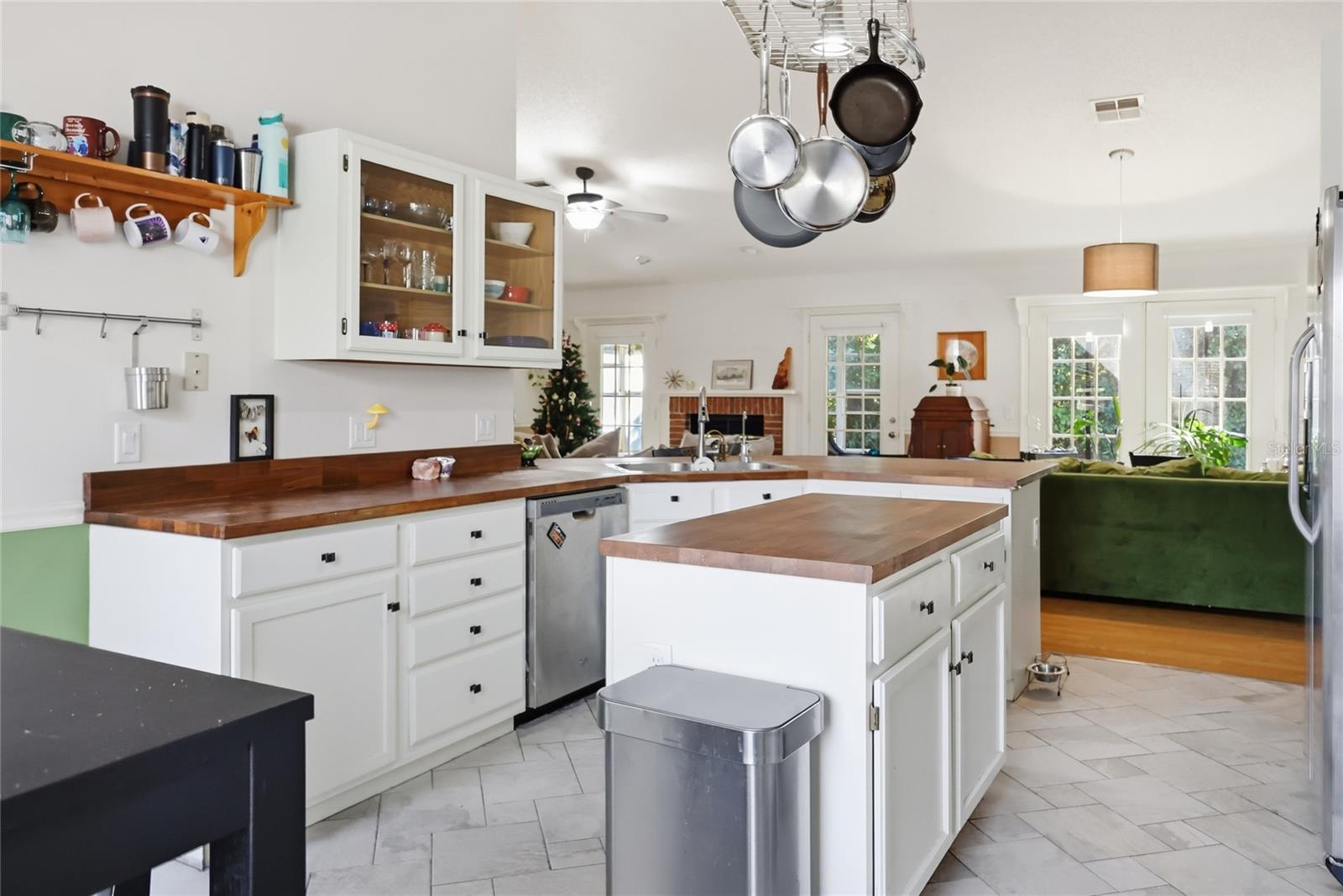 NORTHERN OAKS - Residential