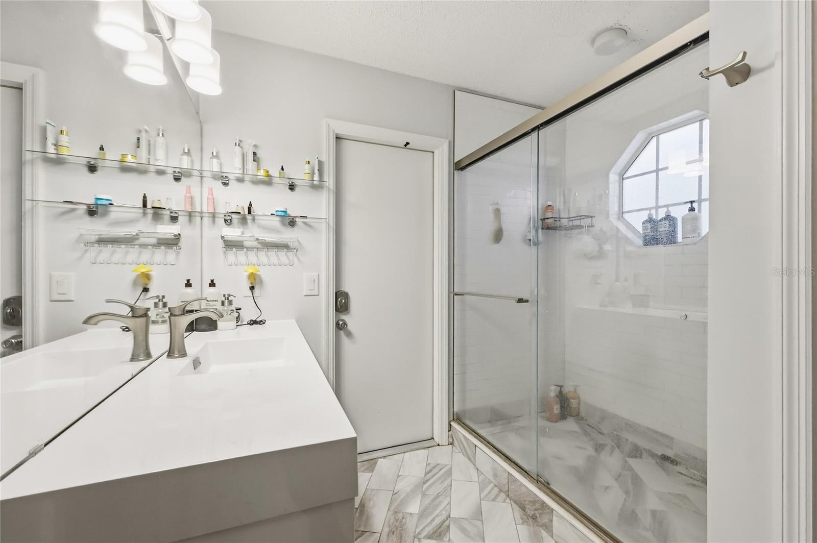 NORTHERN OAKS - Residential