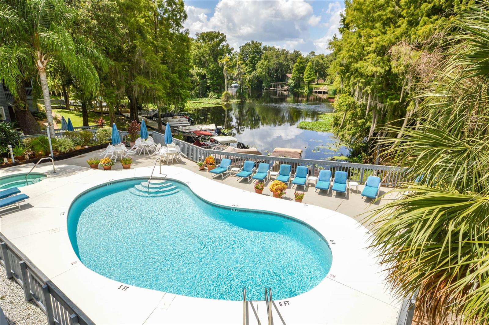 LANDINGS WITHLACOOCHEE OR 1272/1072 - Residential