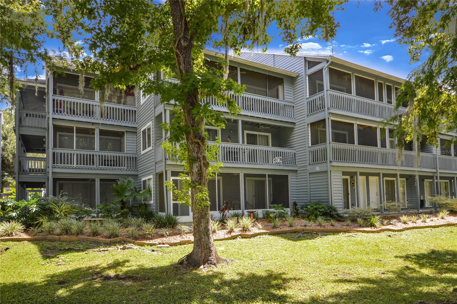 LANDINGS WITHLACOOCHEE OR 1272/1072 - Residential