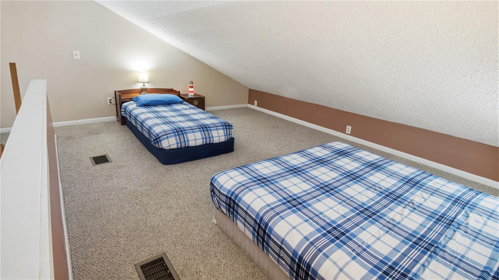 LANDINGS WITHLACOOCHEE OR 1272/1072 - Residential