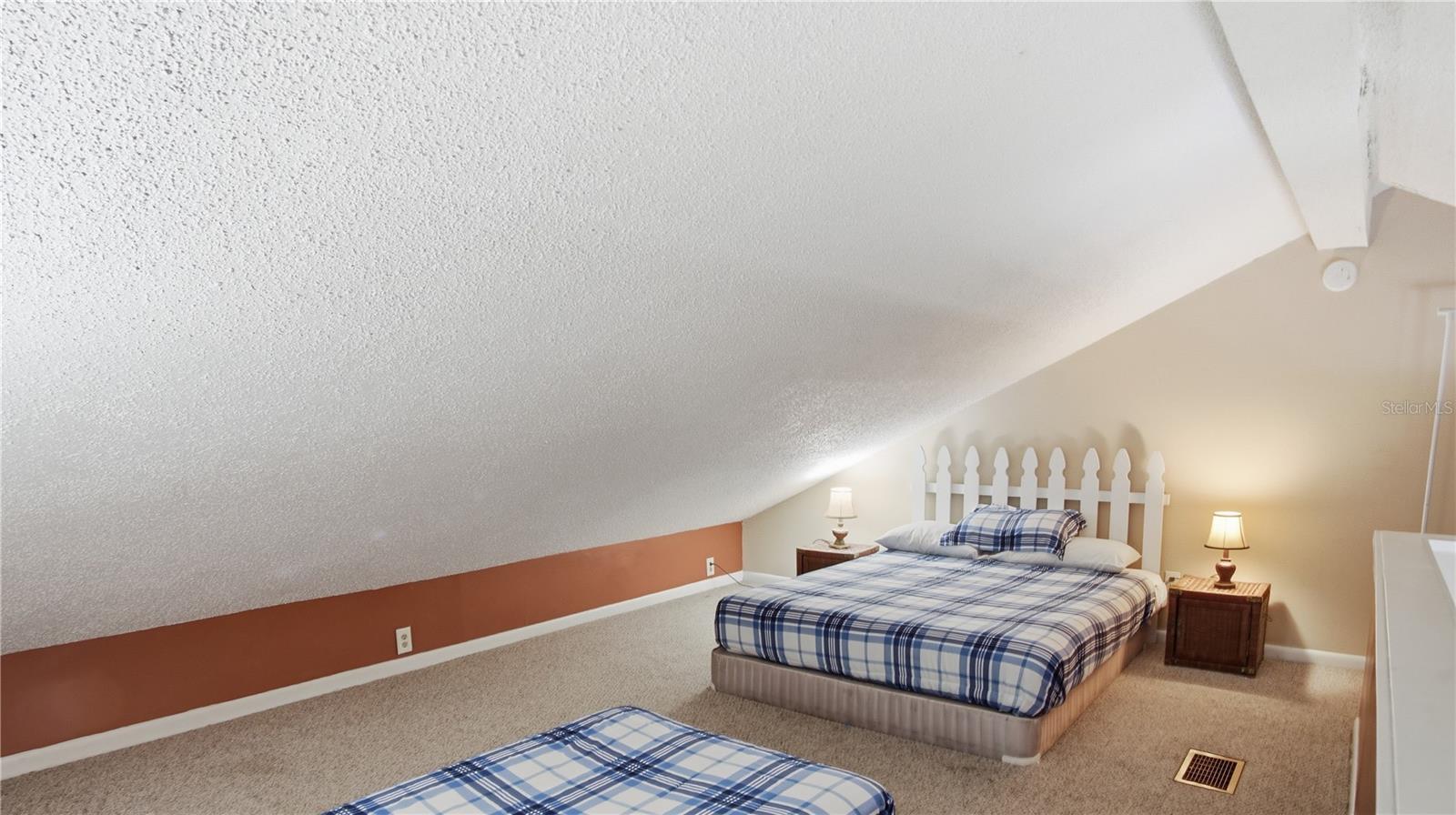 LANDINGS WITHLACOOCHEE OR 1272/1072 - Residential