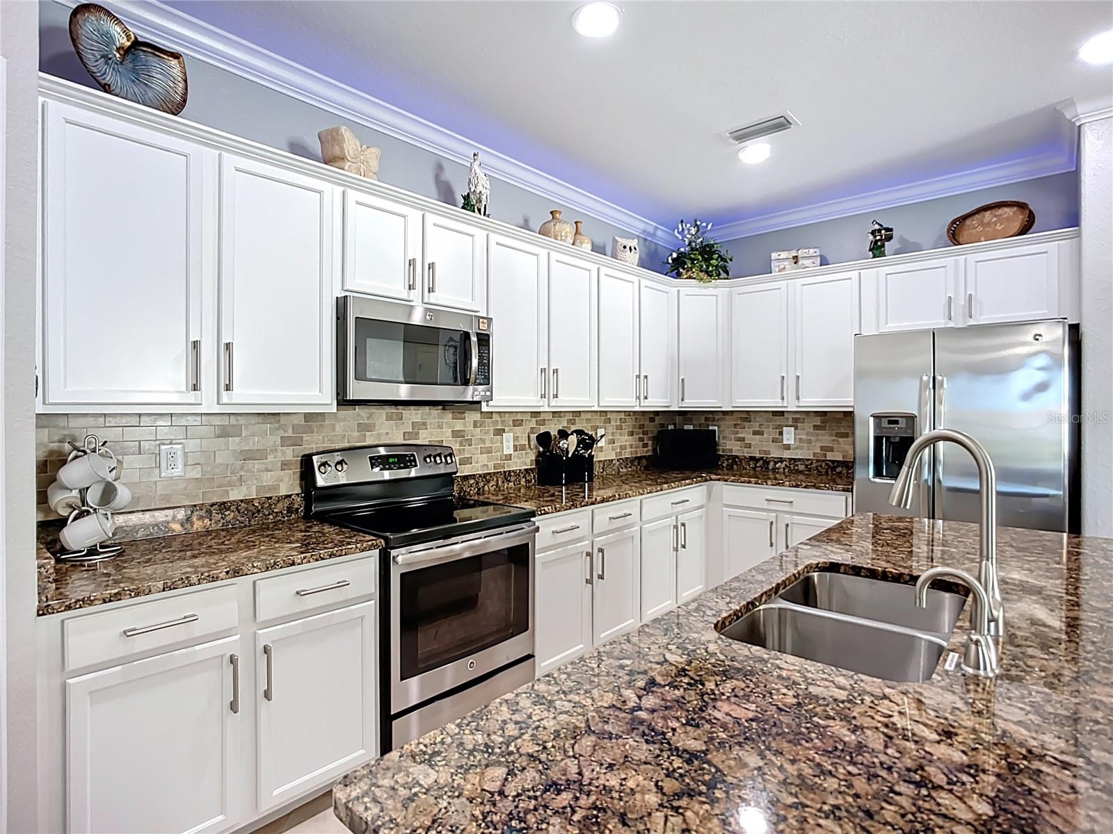 VILLAS AT CHARLESTON PARK PH 02 - Residential