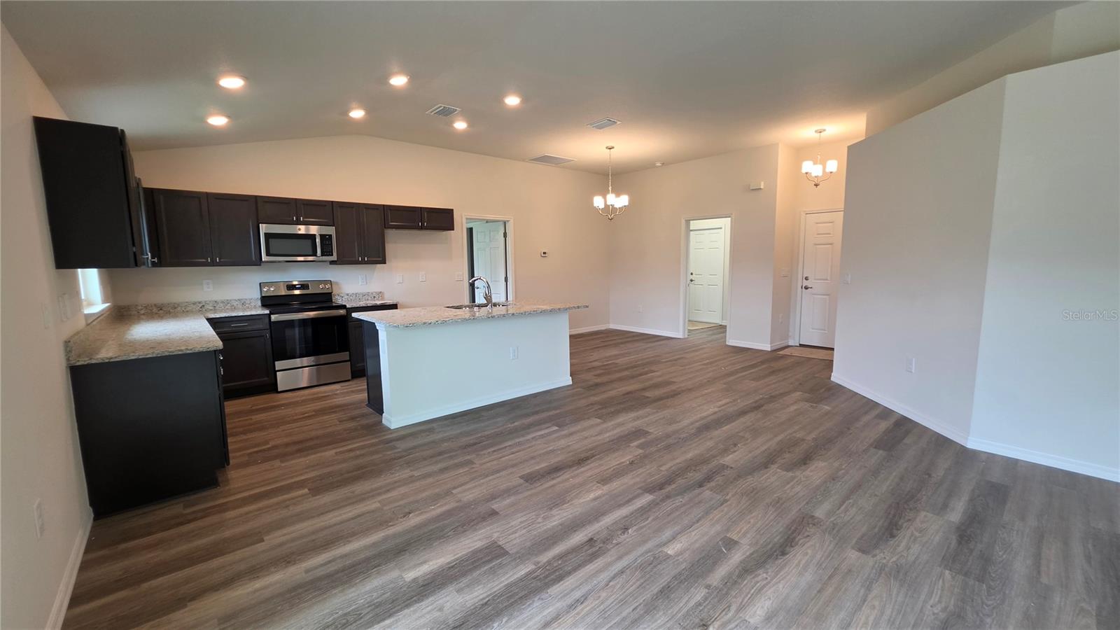 668 W WALKERTOWN DRIVE