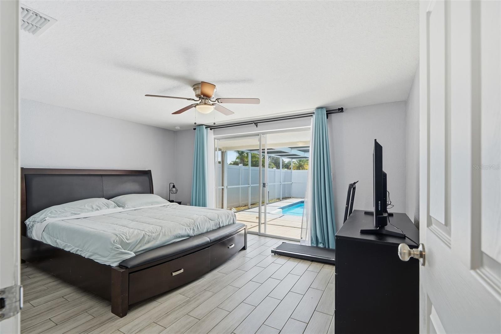 REGENCY PARK - Residential