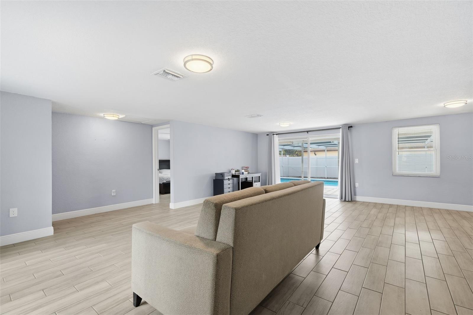 REGENCY PARK - Residential