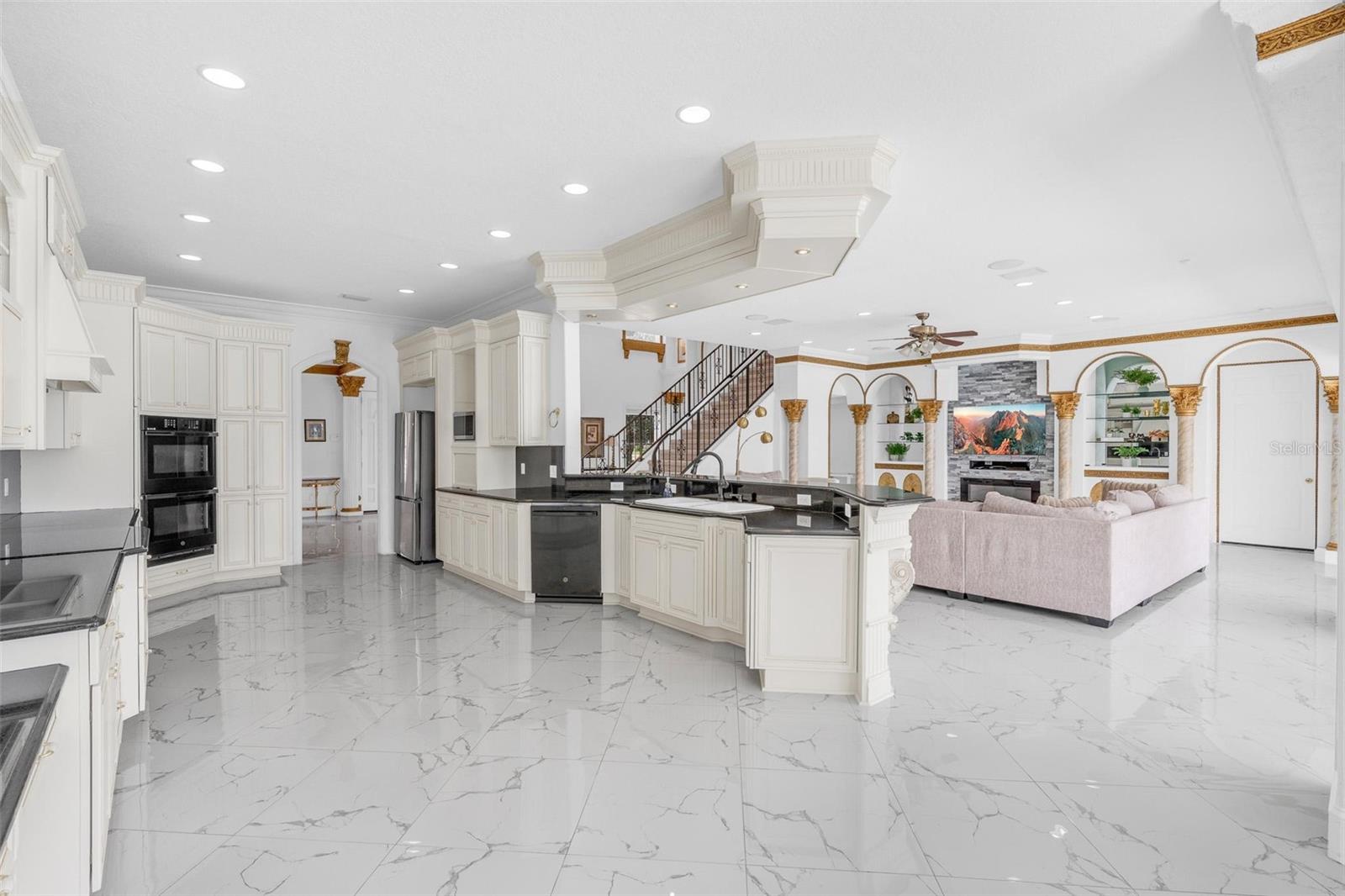 9656 WEATHERSTONE COURT