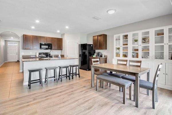10213 GOLDEN LIGHT COURT