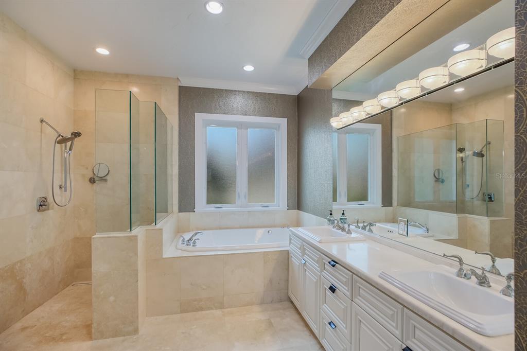 PALMA SOLA - Residential