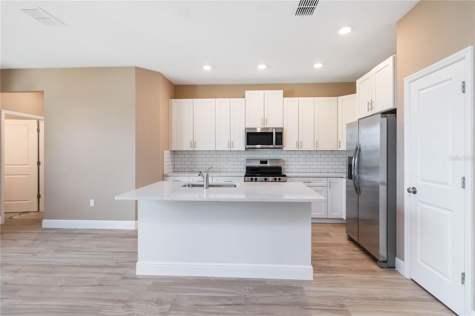 CRESCENT COVE DEV - Residential