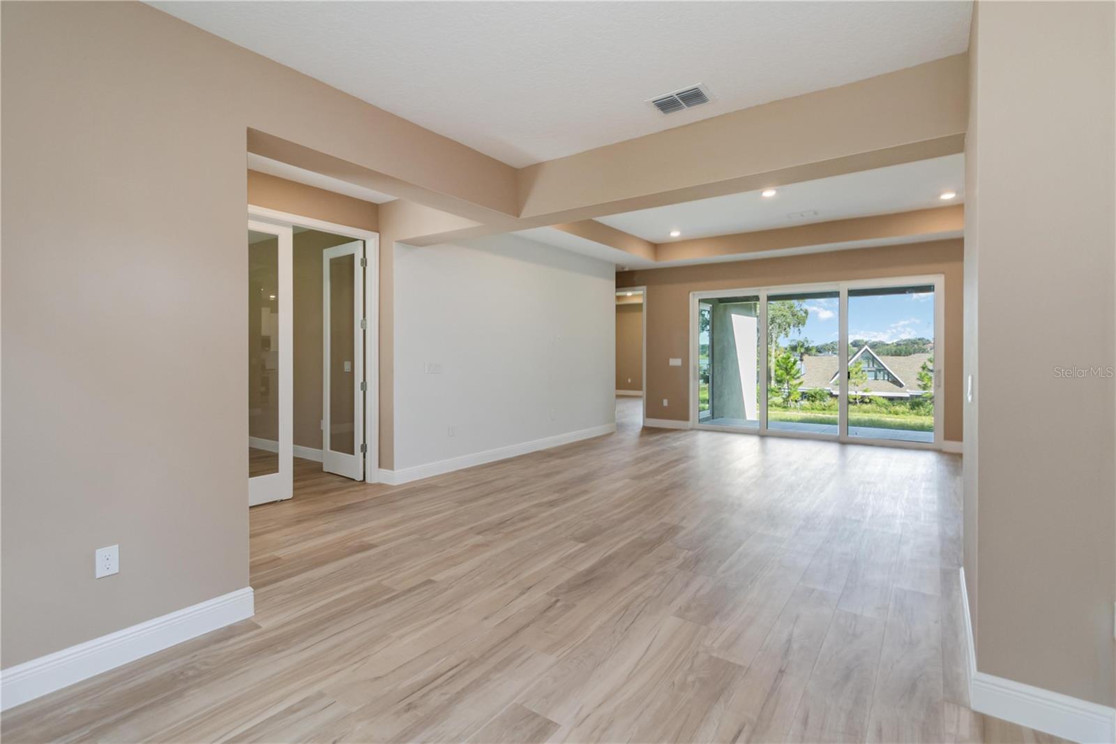 CRESCENT COVE DEV - Residential