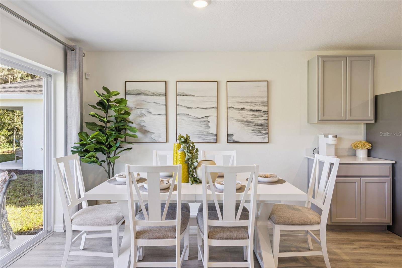 MAGNOLIA POINTE - Residential