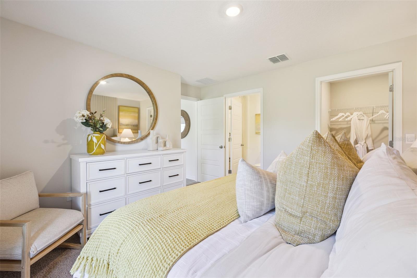 MAGNOLIA POINTE - Residential