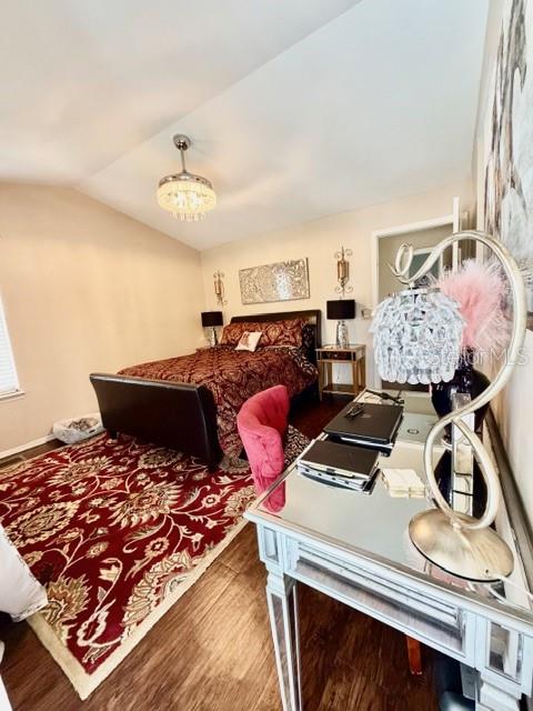 LAKE ELLEN WALK - Residential