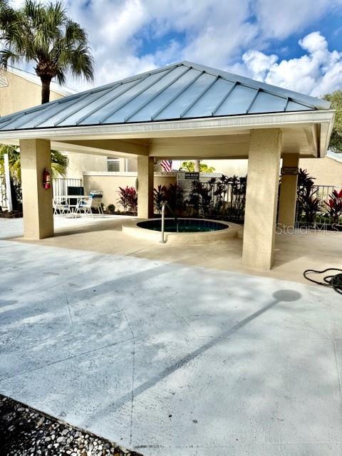 LAKE ELLEN WALK - Residential