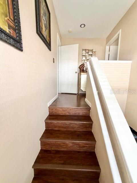 LAKE ELLEN WALK - Residential