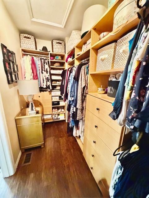 LAKE ELLEN WALK - Residential