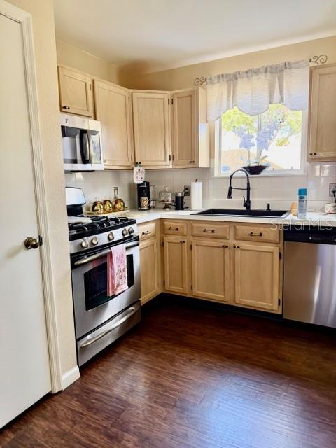 LAKE ELLEN WALK - Residential