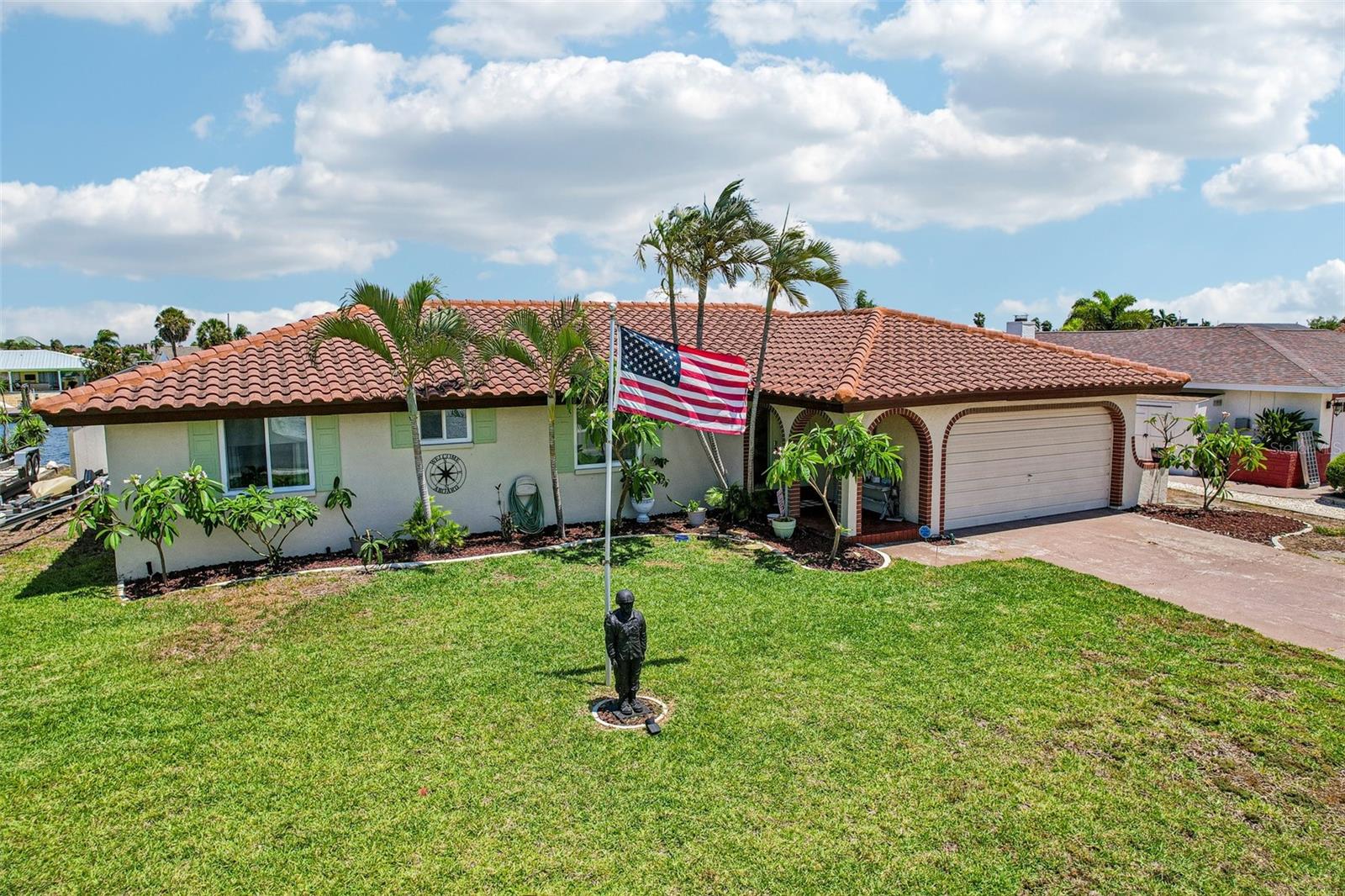 801 FLAMINGO DRIVE