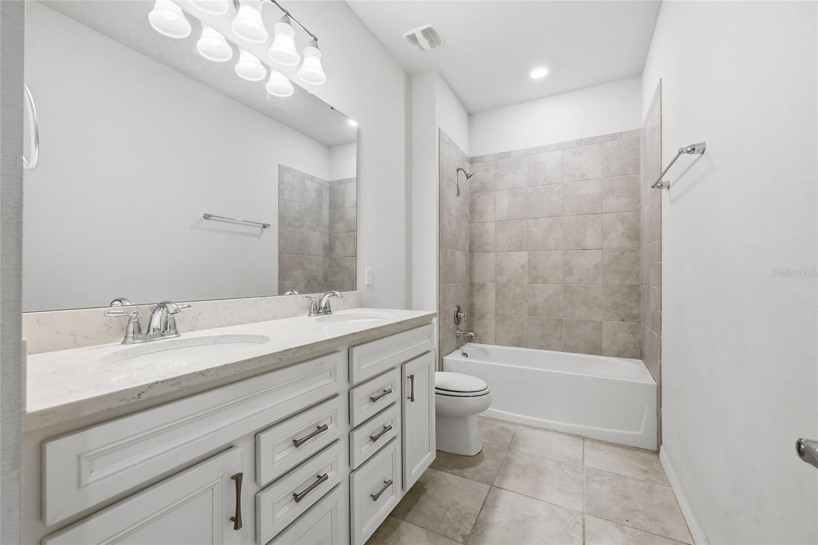 SPLIT OAK ESTATES - Residential