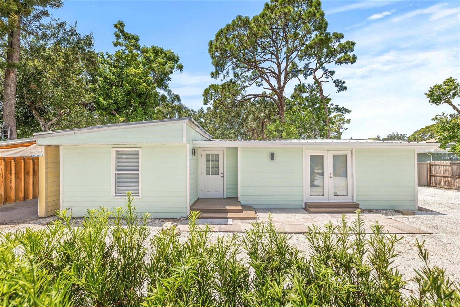 1 Bed + Den / 1 Bath — Available for immediate move-in!
Welcome to your completely remodeled Sarasota cottage, ideally located just minutes from Siesta Key Beach, Downtown Sarasota, and the Mall at University Town Center. This home has been thoughtfully updated from top to bottom, including new flooring, a modern kitchen, stylish bathroom, updated lighting, and fresh paint.
Inside, you’ll find 1 spacious bedroom, 1 full bath, and a versatile bonus room perfect for a home office, den, or guest space. The light-filled living area features built-ins and ceiling fans, while the kitchen is equipped with updated appliances and ample storage.
Rent includes water and landscaping, making for truly hassle-free living. Sitting on a private dead-end street, this home also offers an oversized lot with a huge amount of parking space — plenty of room for a boat, work truck, or multiple vehicles.
Pets welcome with landlord approval. Contact today to schedule a private showing!